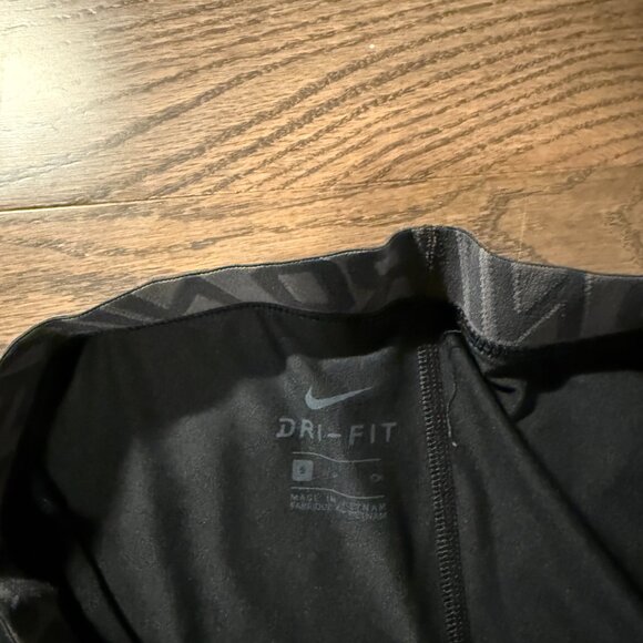 Lot of 4 Nike Pro Compression 3/4 Pants and Shorts - Picture 9 of 9